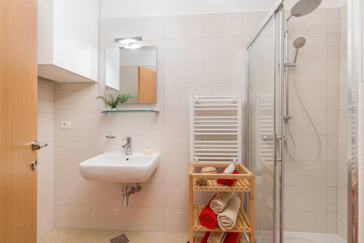 E&T Apartments With A Beautiful Pool ラバック エクステリア 写真