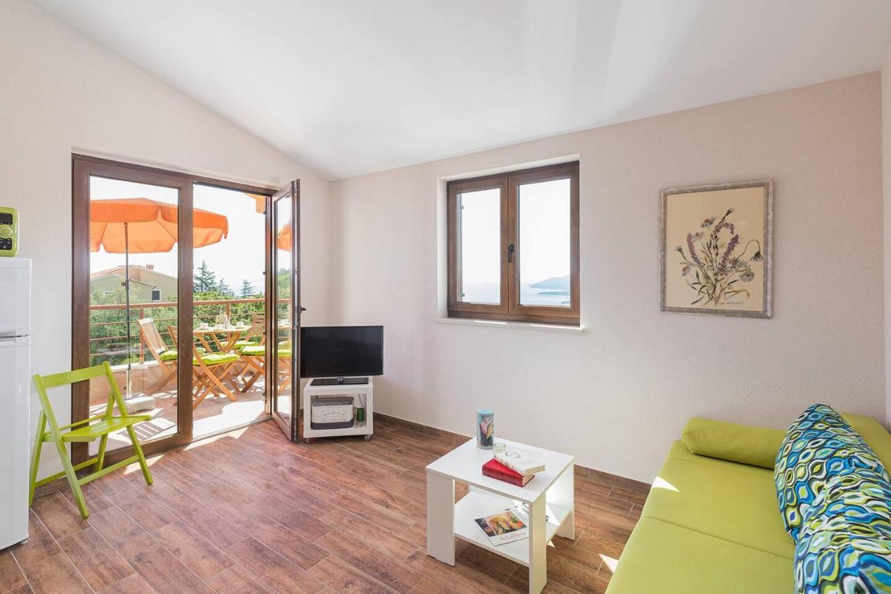 E&T Apartments With A Beautiful Pool ラバック エクステリア 写真