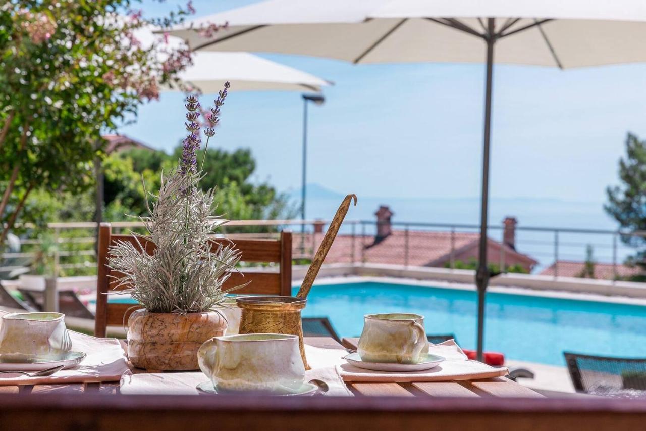 E&T Apartments With A Beautiful Pool ラバック エクステリア 写真