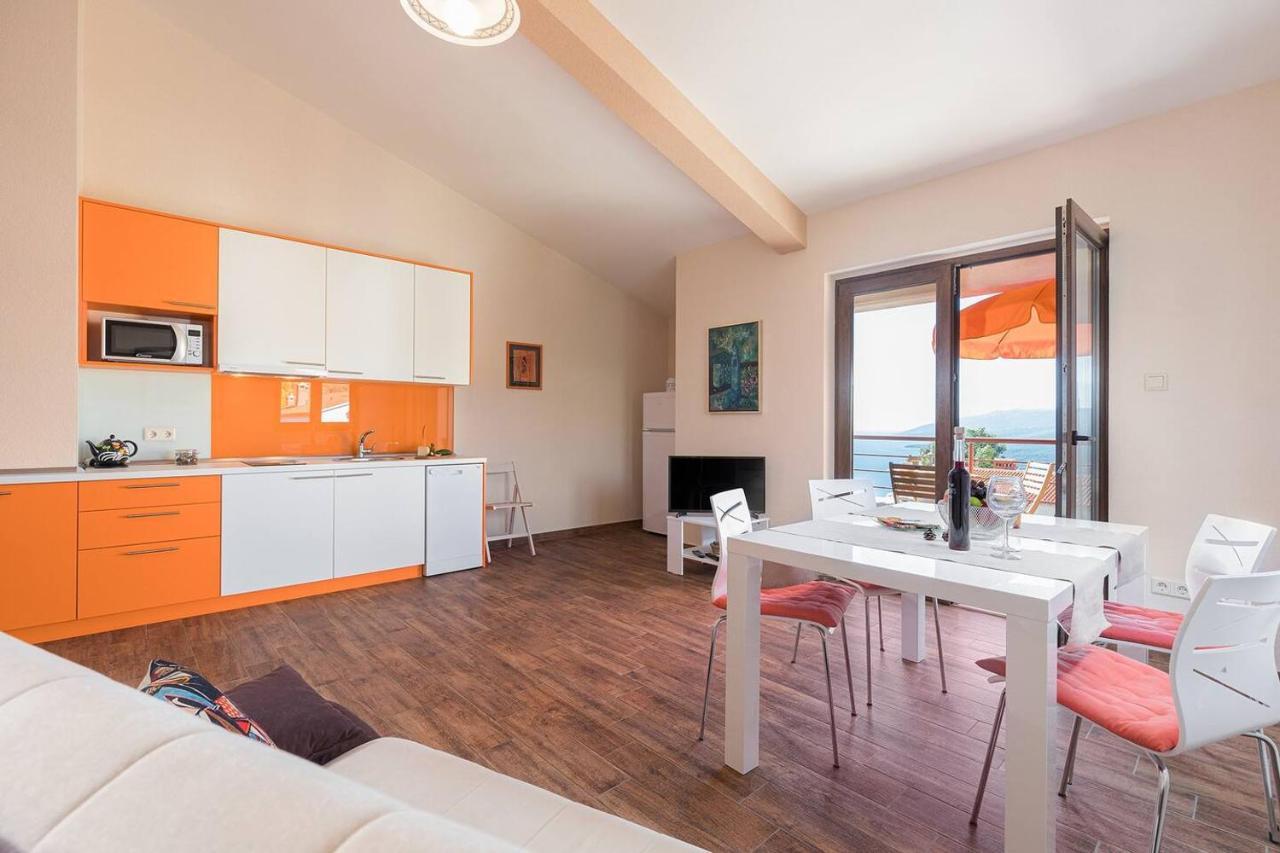 E&T Apartments With A Beautiful Pool ラバック エクステリア 写真