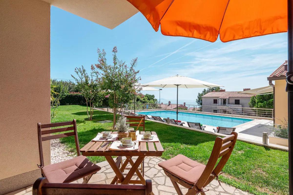 E&T Apartments With A Beautiful Pool ラバック エクステリア 写真
