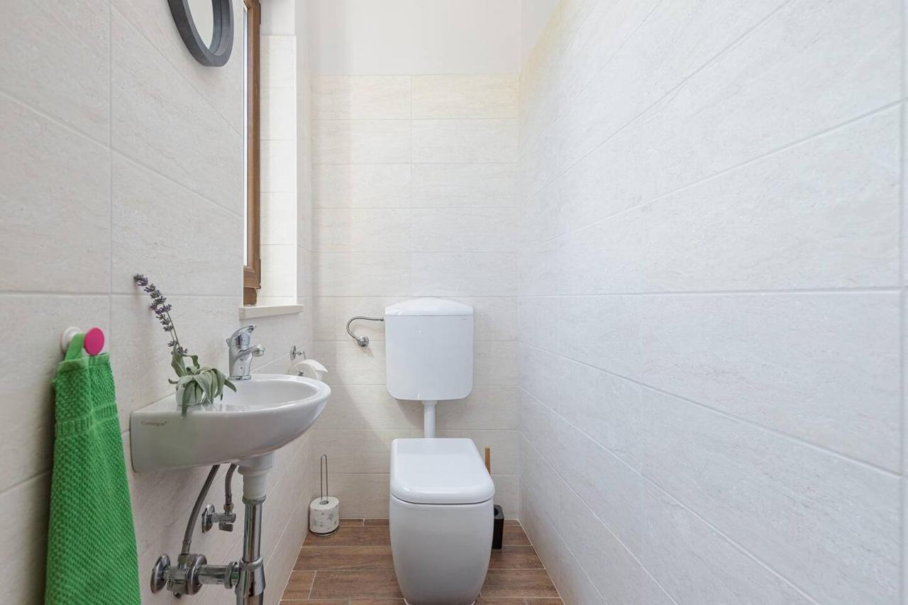 E&T Apartments With A Beautiful Pool ラバック エクステリア 写真