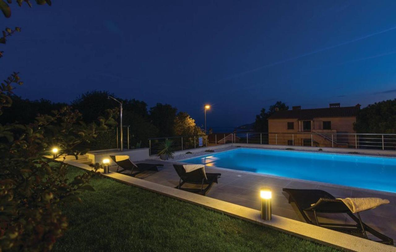 E&T Apartments With A Beautiful Pool ラバック エクステリア 写真