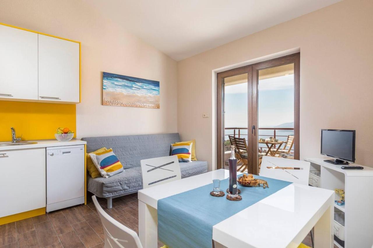 E&T Apartments With A Beautiful Pool ラバック エクステリア 写真