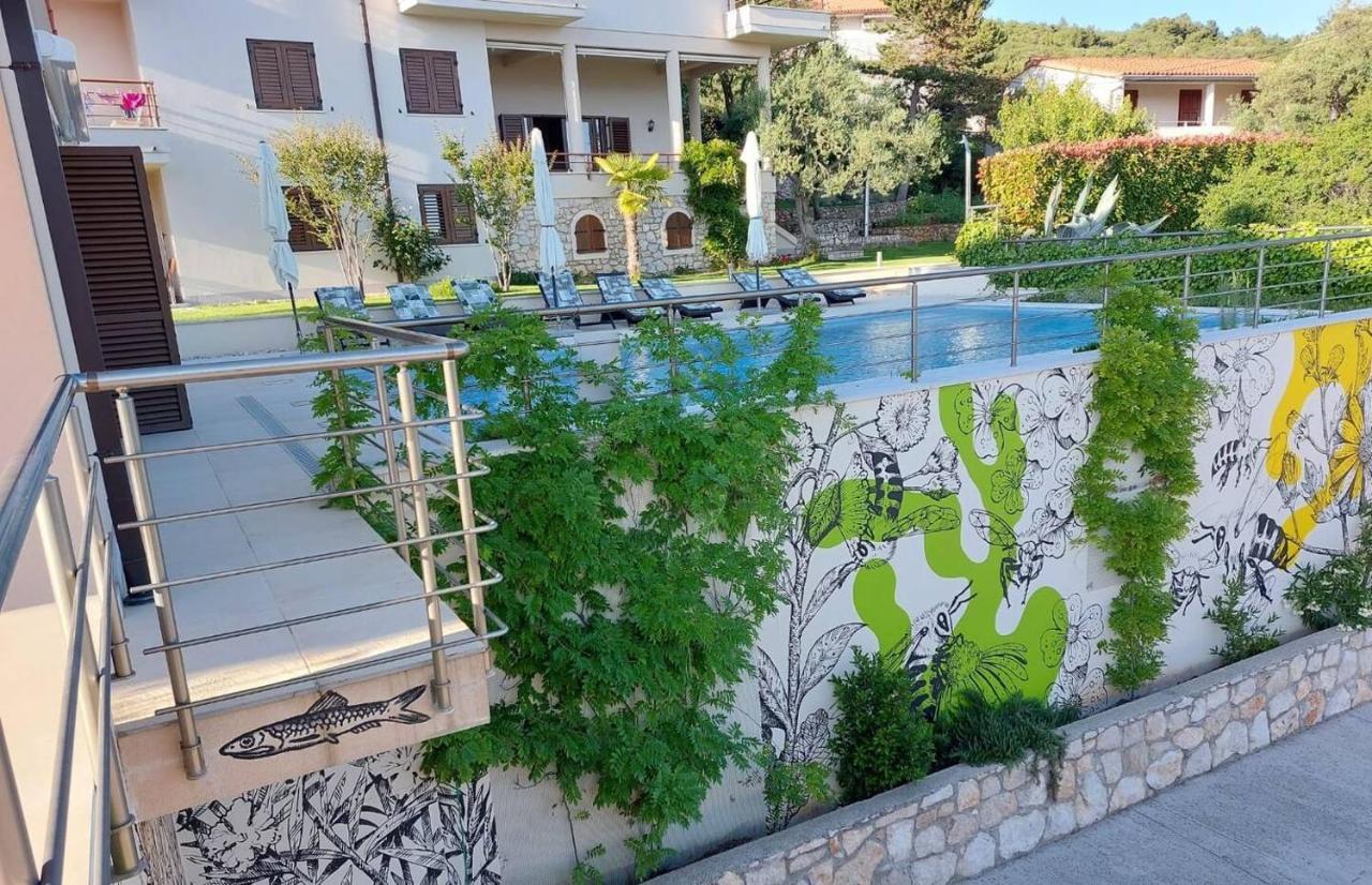 E&T Apartments With A Beautiful Pool ラバック エクステリア 写真