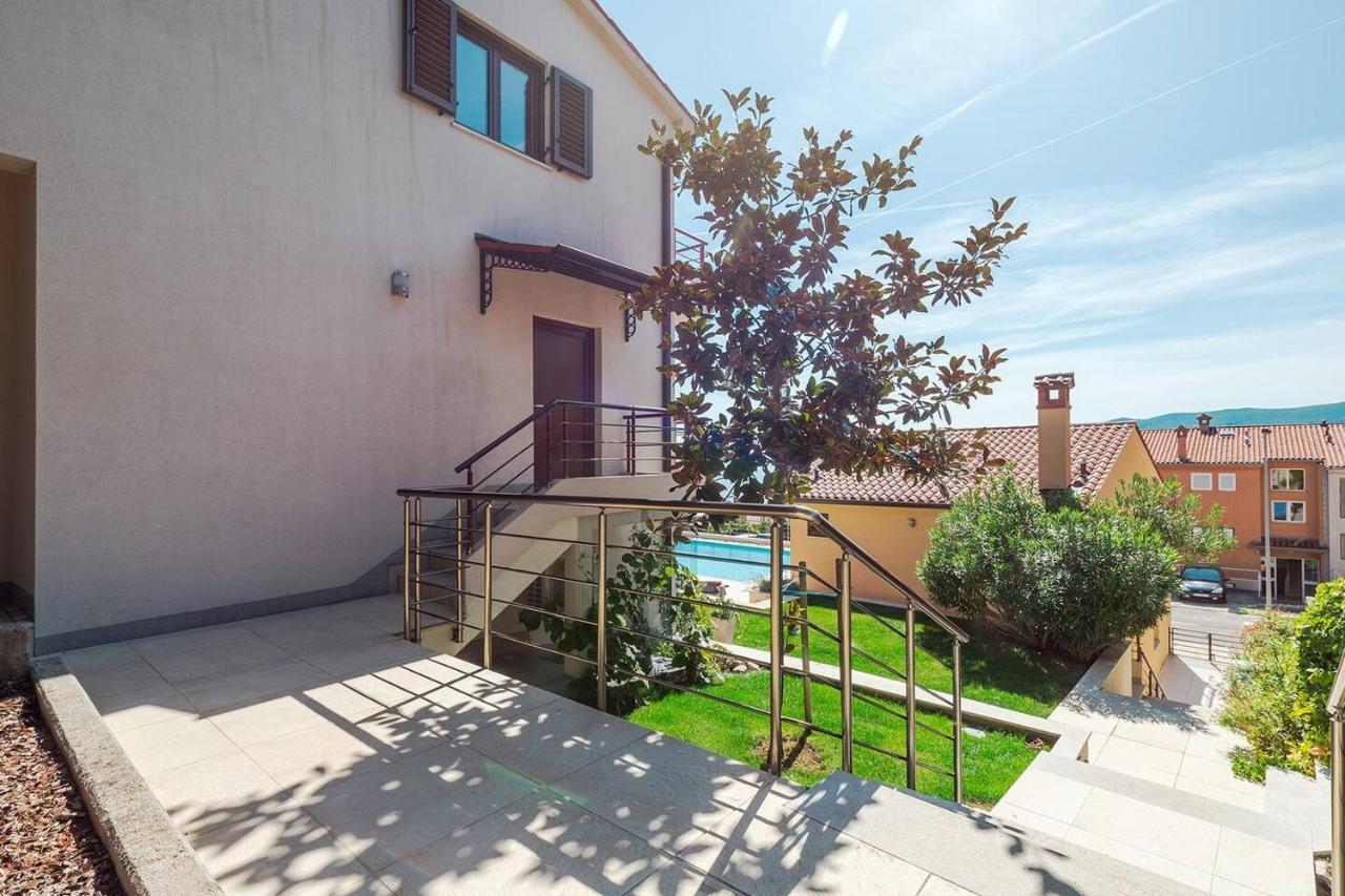 E&T Apartments With A Beautiful Pool ラバック エクステリア 写真